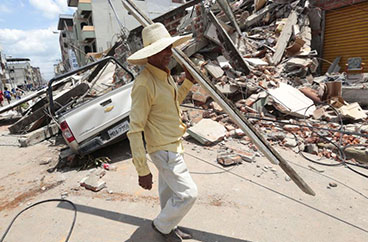 Terremoto de magnitud 7,8 sacude Ecuador