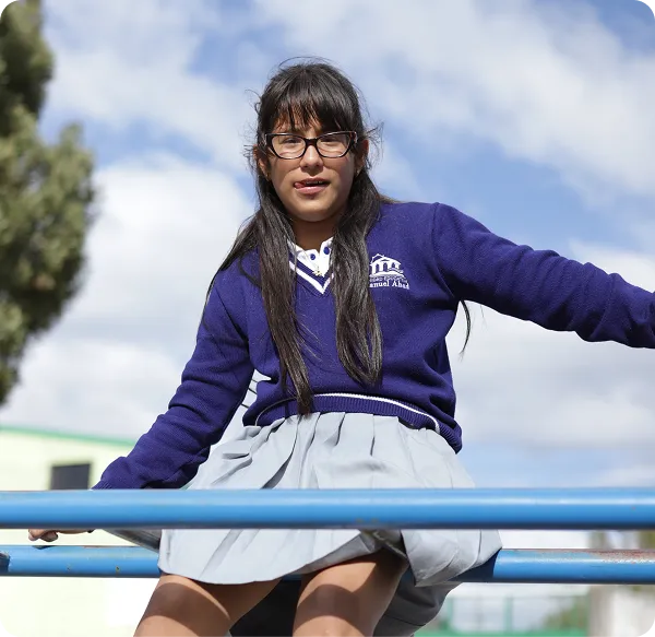 Enfant au parc de jeu